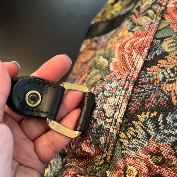 Medium size tapestry luggage, carry-on with strap never used  some wear - Picture 7 of 15